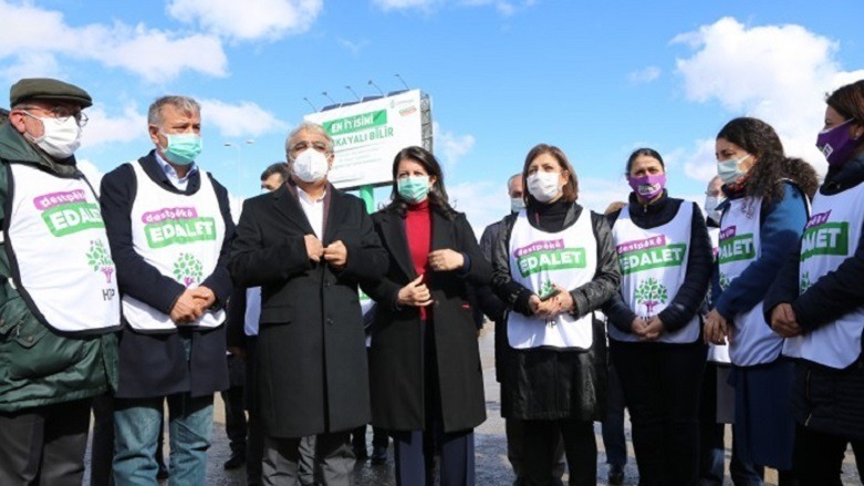 HDPê ji bo yasaya înfazê serî li Dadgeha Destûrê da