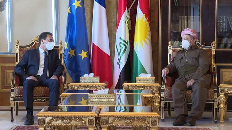 Kurdistan Democratic Party (KDP) President Masoud Barzani in meeting with France's Ambassador to Iraq Eric Chevallier. Feb. 2, 2022. (Photo: Barzani Headquarters)