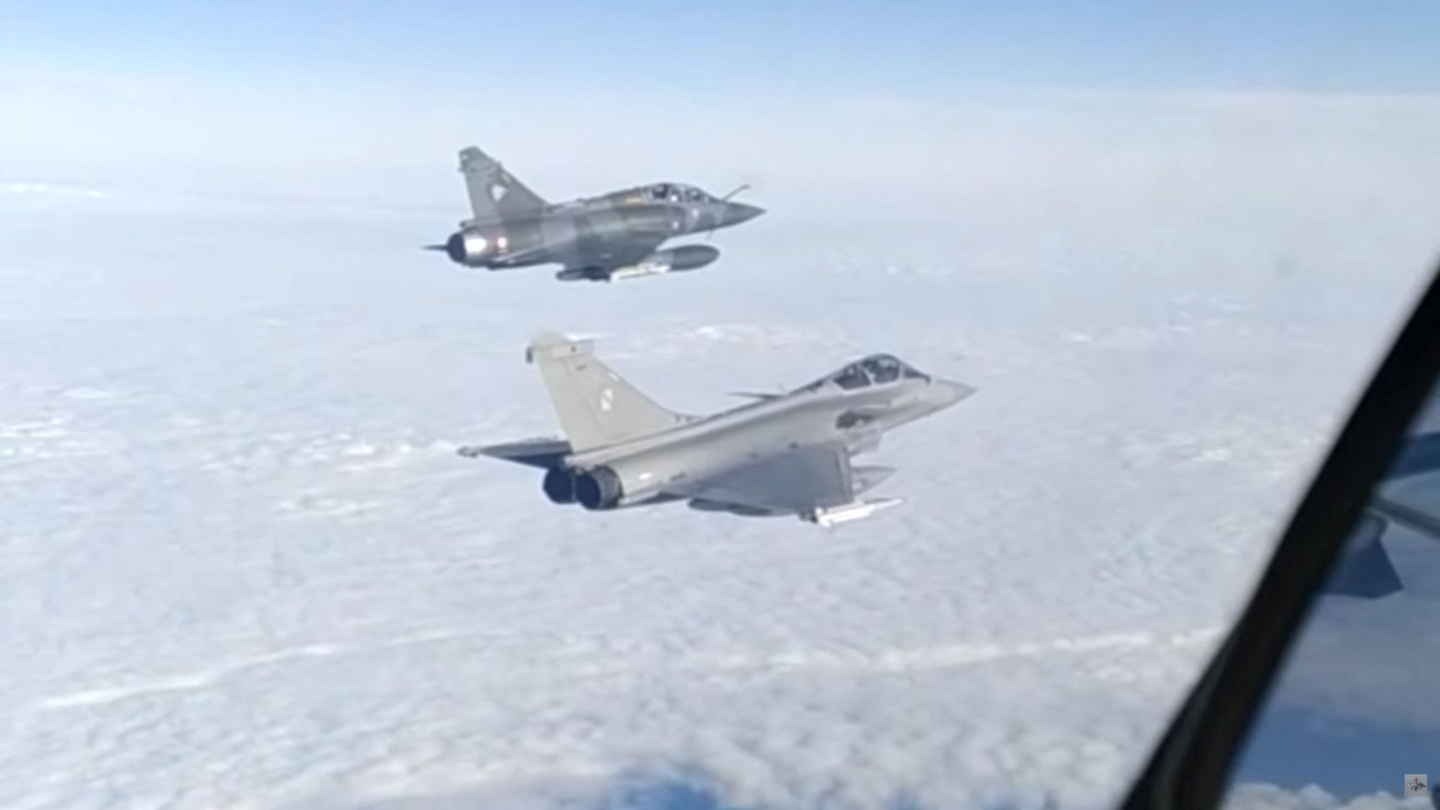 وێنه&zwnj;ی فڕۆكه&zwnj; جه&zwnj;نگییه&zwnj;كان كه&zwnj; به&zwnj; ئاسمانی ناوچه&zwnj;ی ده&zwnj;ریای به&zwnj;ڵتیكدا سووڕاونه&zwnj;ته&zwnj;وه&zwnj;