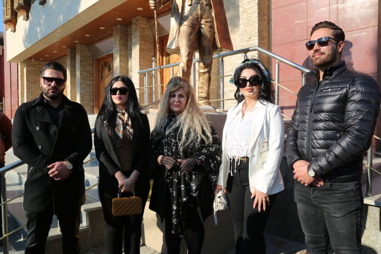 Lifting the curtain ceremony on the statue of popular Kurdish artist Jihad Dilpak, Feb.12, 2022 (Photo: Kurdistan 24)