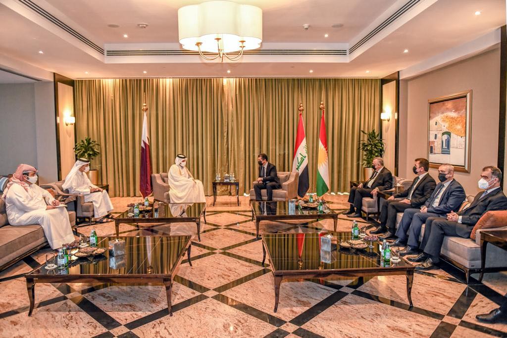 Prime Minister Masrour Barzani (top right)during his meeting with Qatari Commerce and Industry Minister Sheikh Mohammed Bin Hamad al-Thani, Feb. 16, 2022. (Photo: KRG)