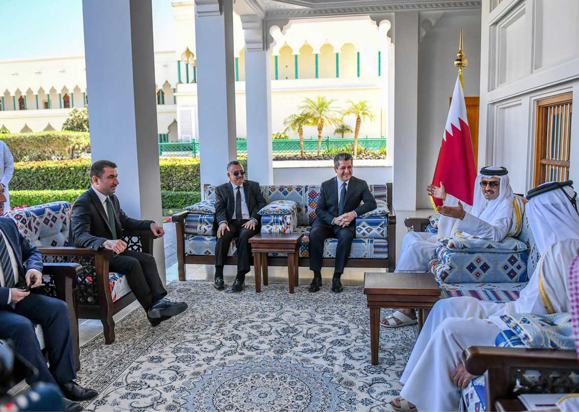 PM Masrour Barzani (top right) during his meeting with Qatari Emir Tamim bin Hamad al-Thani in capital Doha, Feb. 16, 2022. (Photo: KRG)