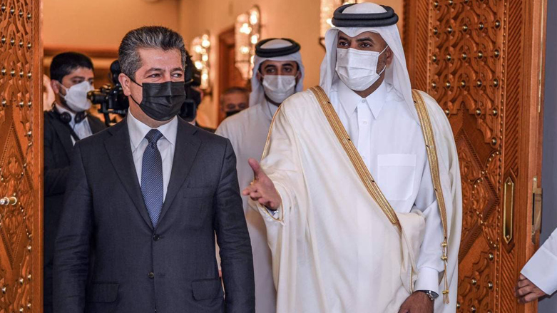 PM Masrour Barzani (left) walks alongside his Qatari counterpart Khalid bin Khalifa bin Abdulaziz Al Thani, Feb. 16, 2022. (Photo: KRG)