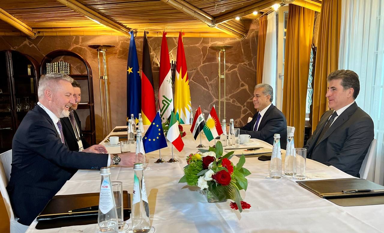 نێچیران بارزانی، سه‌رۆكى هه‌رێمى كوردستان له‌گه‌ڵ لۆرێنزۆ گوێرينى، وه‌زيرى به‌رگريى ئيتاليا‌ كۆبووه‌وه‌