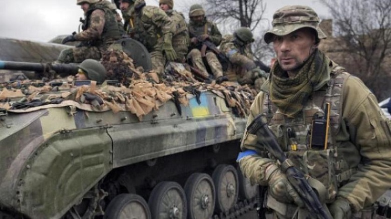 Savaş alanındaki Ukraynalı askerler (AP)
