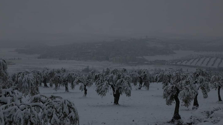 Li piraniya herêmên Rojavayê Kurdistanê berf barî