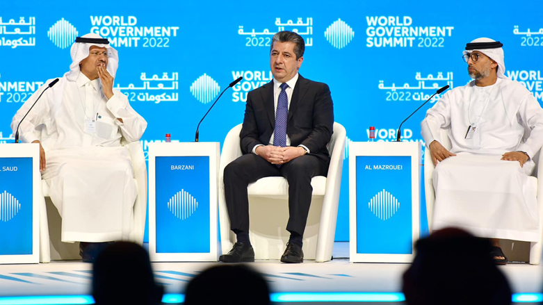PM Masrour Barzani (center) speaks during a session at 2022 World Government Summit in Dubai, UAE about the post-oil world, March 29, 2022. (Photo: KRG)