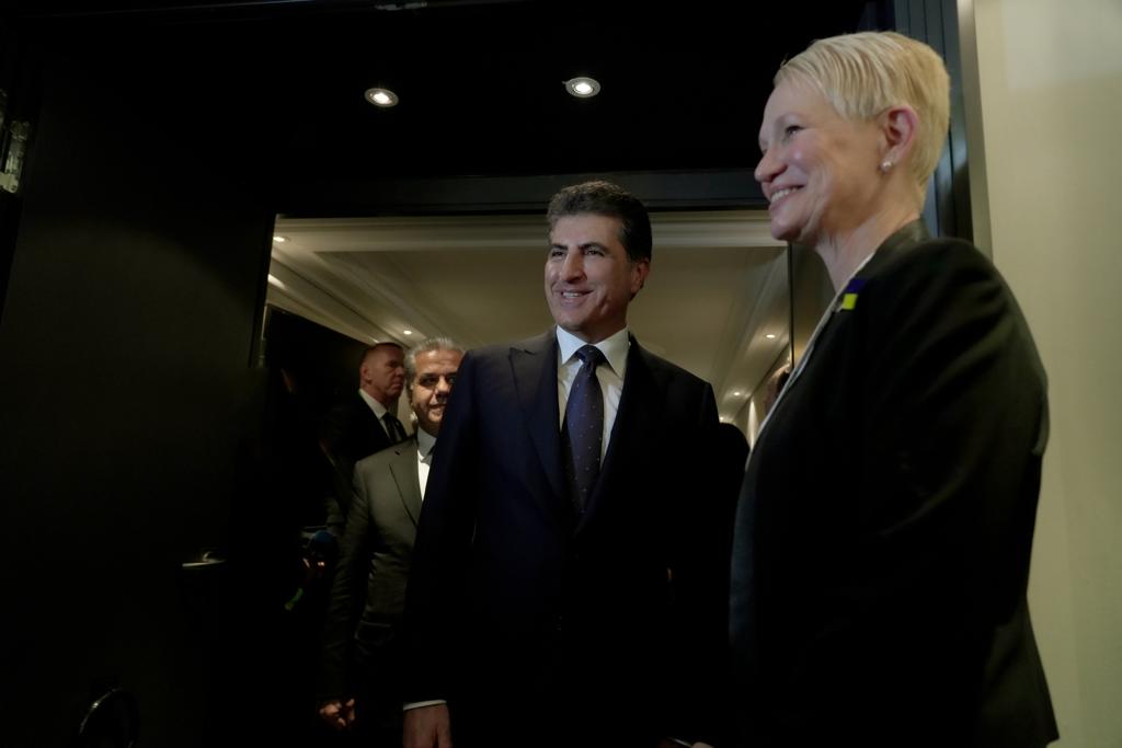 Kurdistan Region President Nechirvan Barzani (left) posing for a photo with the US Assistant Secretary of Defense for International Security Affairs Dr. Celeste Wallander on the sidelines of the Munich Security Conference, Feb. 17, 2023. (Photo: Kurdistan Region Presidency)
