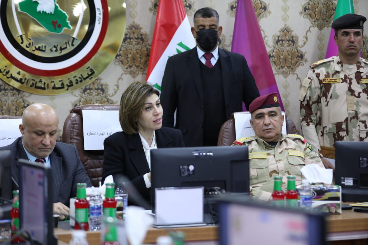 وزيرة الهجرة والمهجرين ايفان فائق مع مستشار رئيس الوزراء زيدان خلف في سنجار