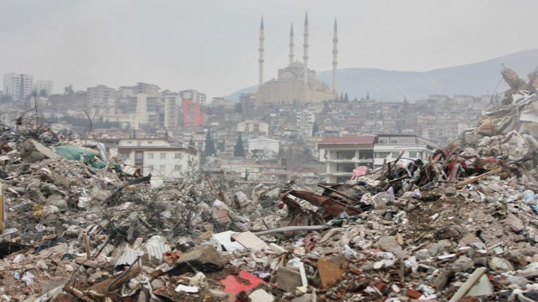 Maraş kent merkezinde depremin yarattığı yıkım (Foto: AA)