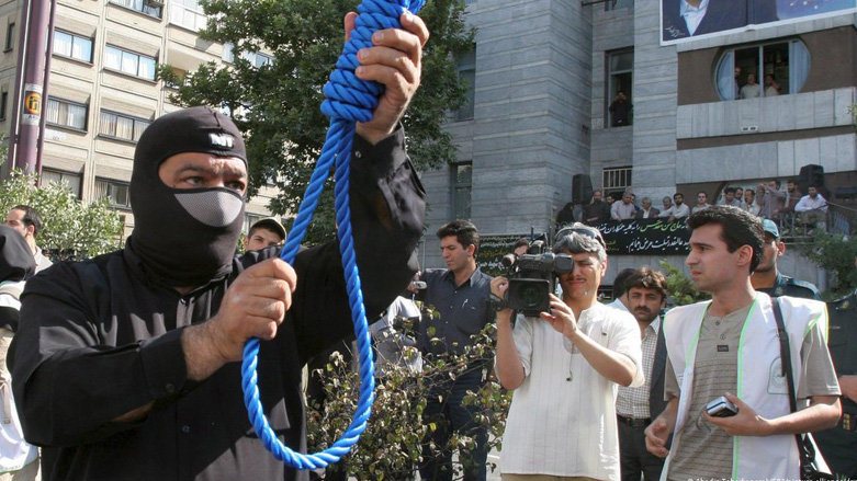 به گفته مقامات قضایی ایران، شماری از متهمان به دلیل دست داشتن در قاچاق مواد مخدر اعدام شده‌اند