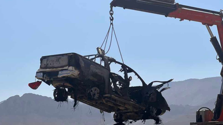 The destroyed pickup truck is removed from the scene, Feb. 26, 2023. (Photo: Submitted to Kurdistan 24)