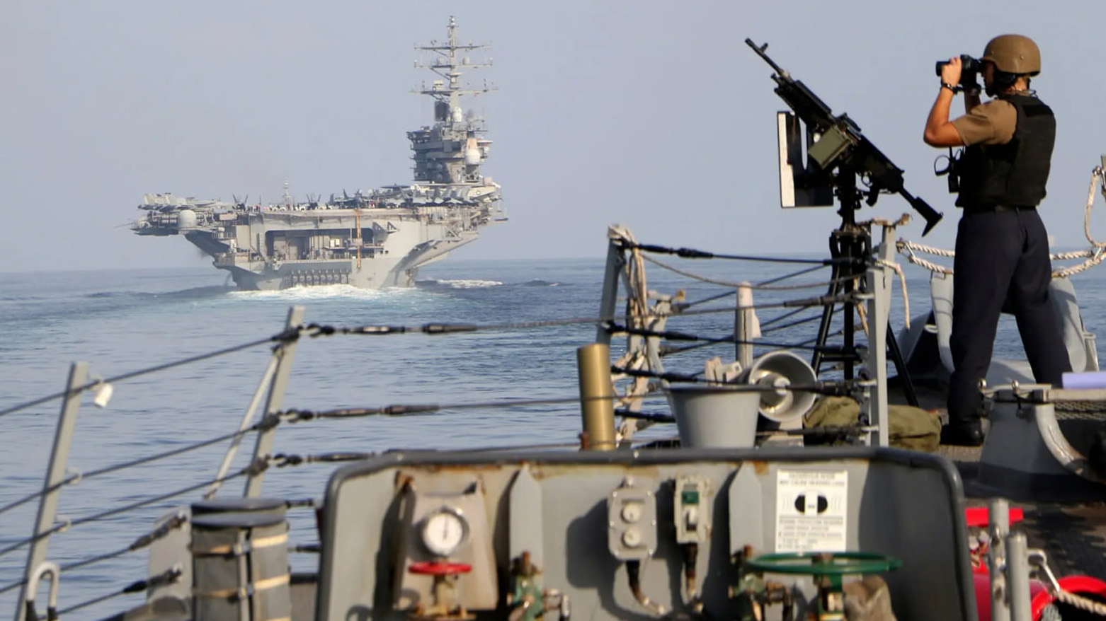 نیروی دریایی آمریکا در آبهای خلیج - عکس: آسیوشیدپرس