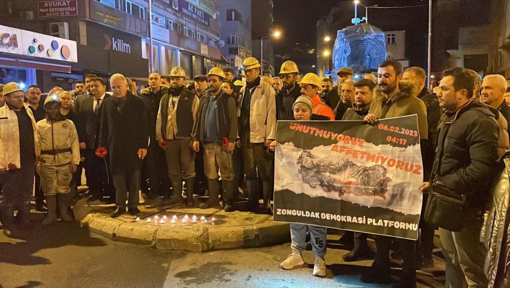 Zonguldak'ta madenciler, asrın felaketinin yıl dönümünde hayatını kaybedenleri andı (FOTO-İHA)
