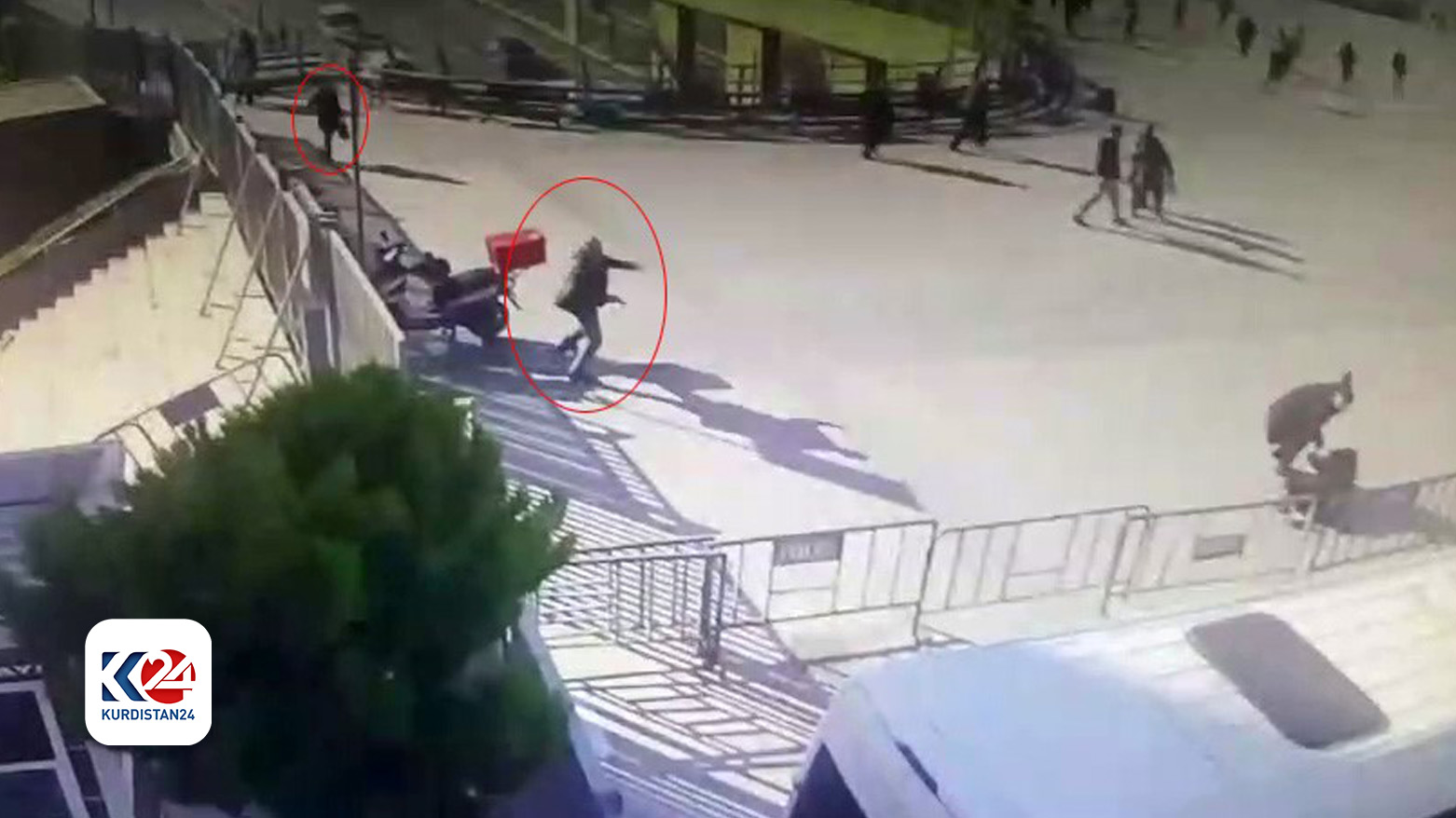 Attackers seen in a CCTV camera footage in Istanbul, Feb. 6, 2024. (Photo: CCTV)