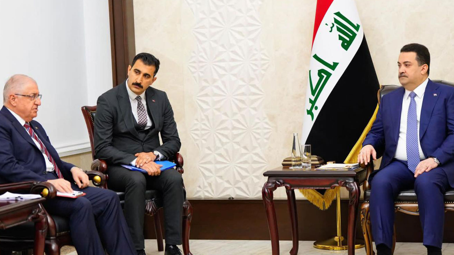 وزير الدفاع التركي يلتقي كبار المسؤولين في بغداد