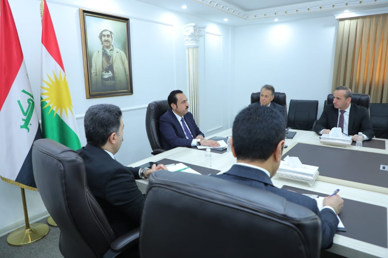 لە دیوانی پارێزگای هەولێر کۆبوونەوەیەک لەبارەی شێڵتەری سەگى بێلانە ئەنجامدرا