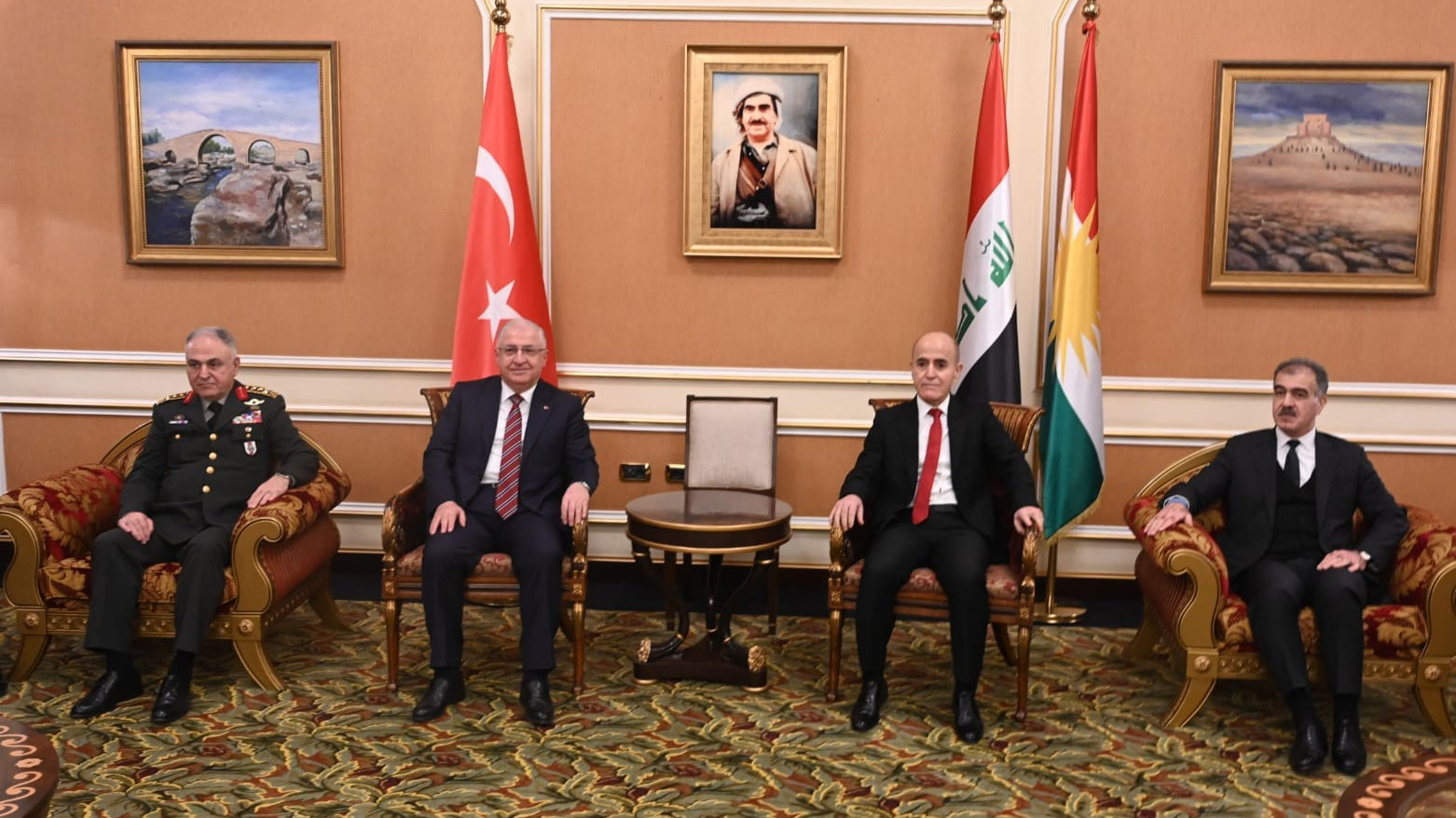 وزير الدفاع التركي يصل إلى أربيل