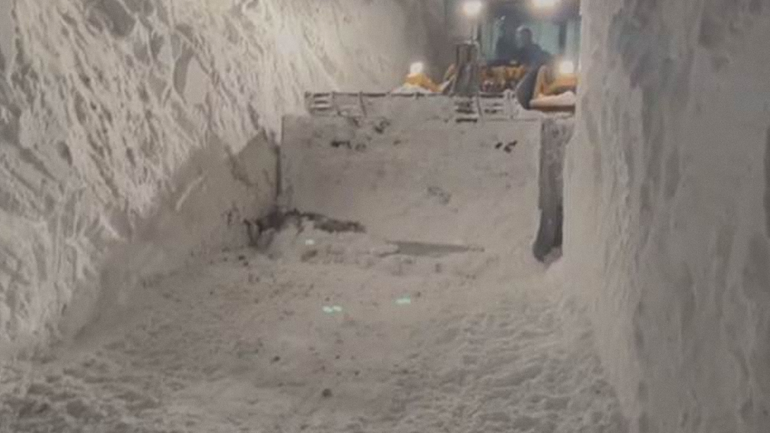 بارینی بەفر لە ئەردەخان