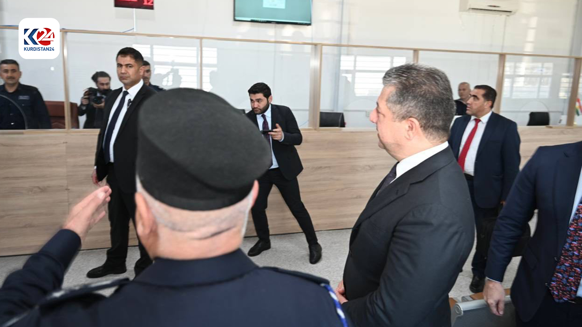 مەسرور بارزانی یەکەم تابلۆی ئۆتۆمبێلی ژمارە هەڵەبجەی بە هاووڵاتییەک بەخشی