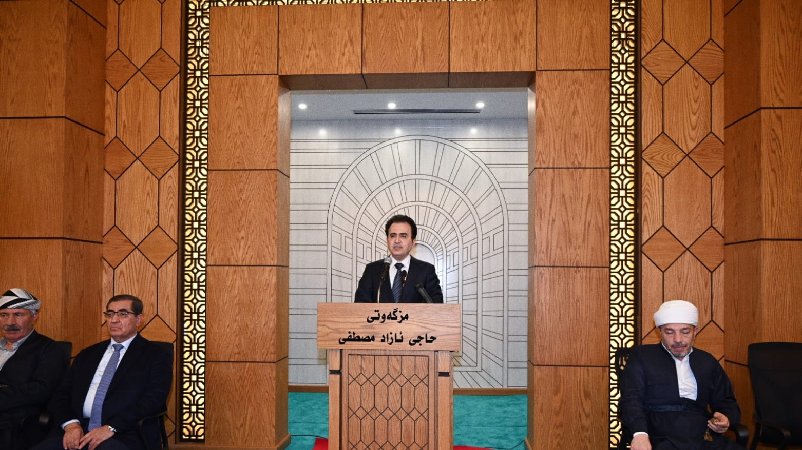 د. پشتیوان سادق، وەزیری ئەوقاف و کاروباری ئایینی