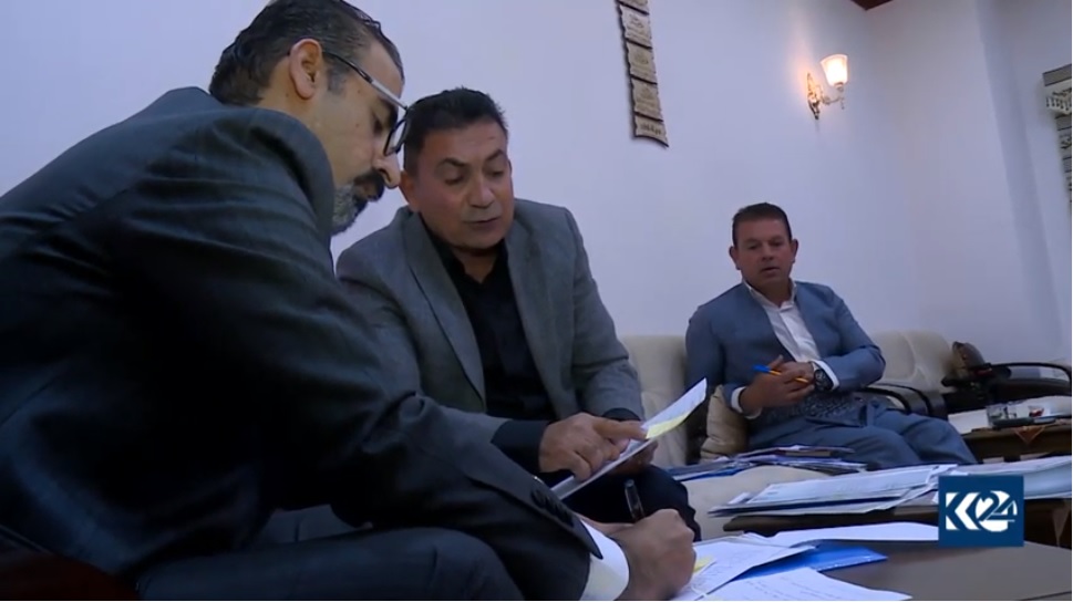 Irak Parlamentosu üyeleri Araplaştıma politikalarını ortaya koyan belgeleri teslim aldı