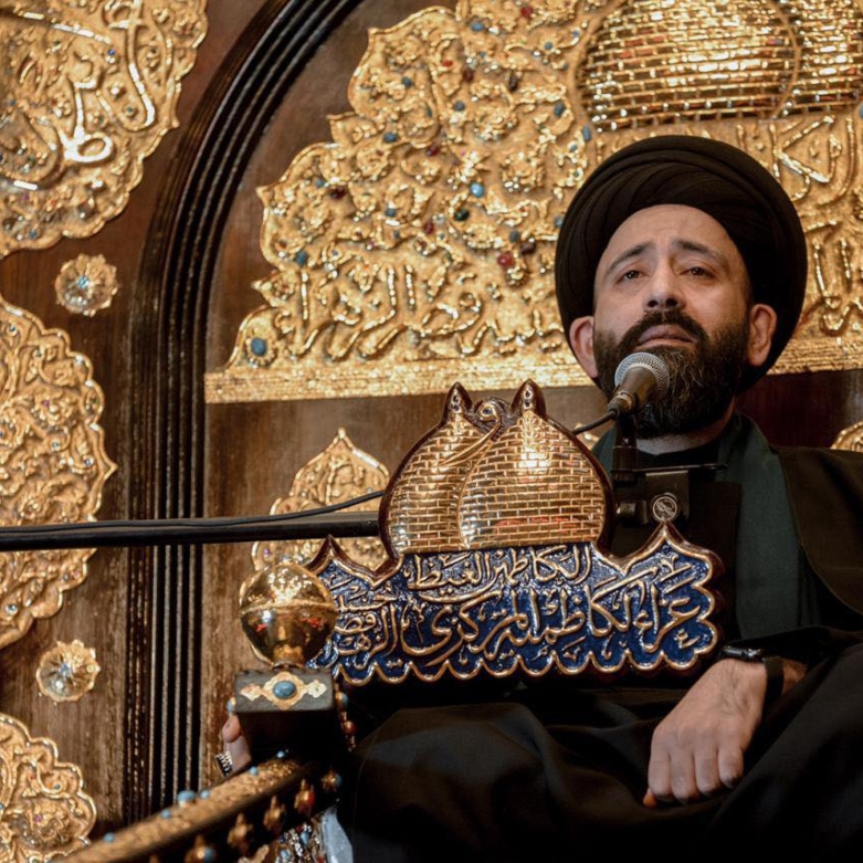 دیمەنی مینبەرەکە کە لە فەیسبووکی عەلی تاڵوقانی بڵاوکراوەتەوە