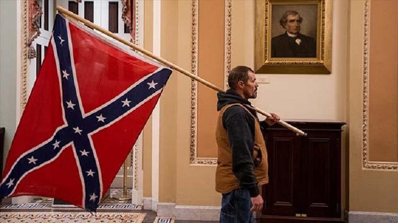 ABD Kongresi baskınında Amerika Konfedere Devletleri bayrağı taşınmıştı