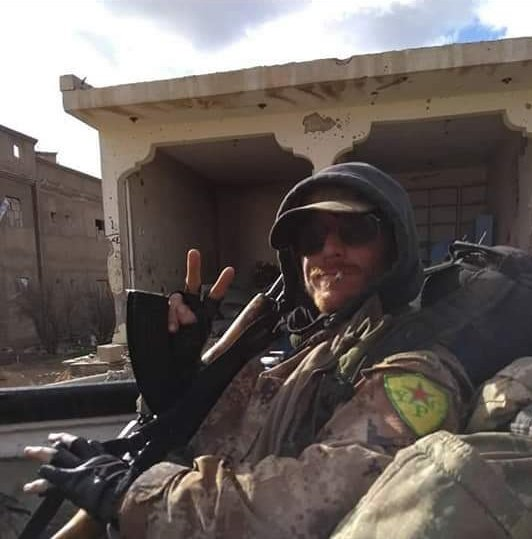 دانیال ئالان بیكه&zwnj;ر، شه&zwnj;ڕڤانی پێشووی یه&zwnj;په&zwnj;گه&zwnj;