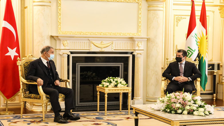 كۆبوونەوەی مەسرور بارزانی سەرۆكی حكومەتی ھەرێمی كوردستان و خولووسی ئاكار وەزیری بەرگری توركیا