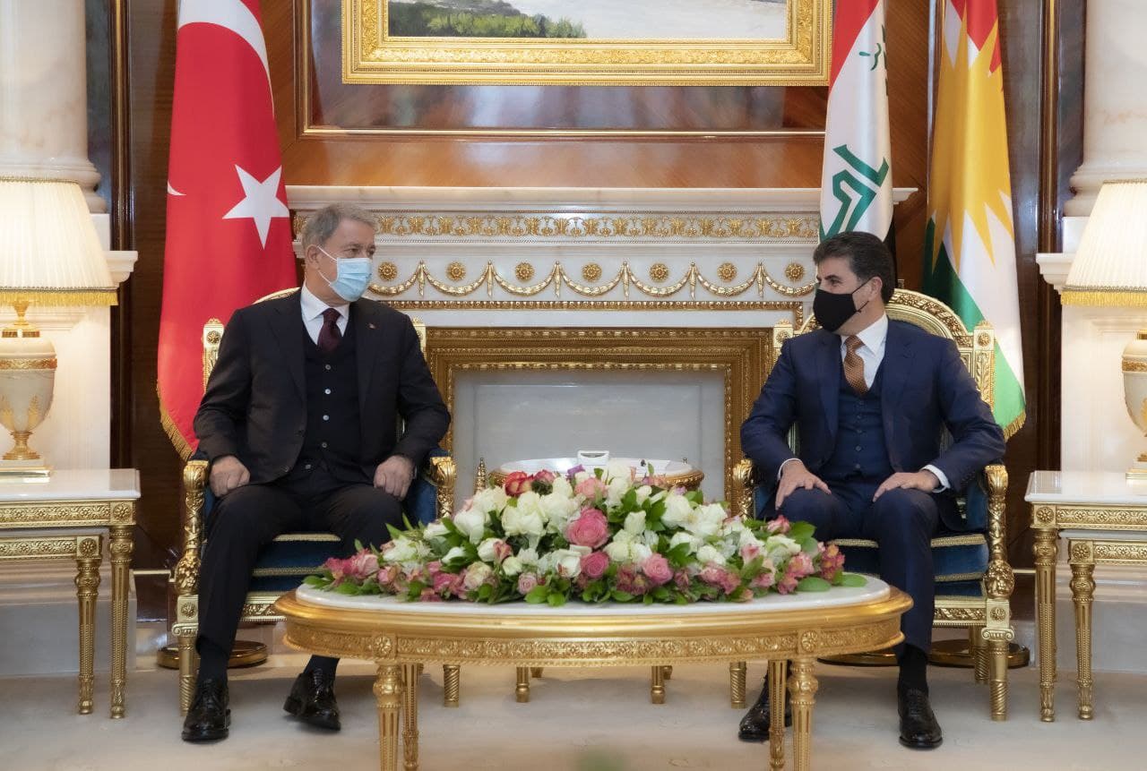 كۆبوونه&zwnj;وه&zwnj;ی نێچیرڤان بارزانی و خلووسی ئاكار