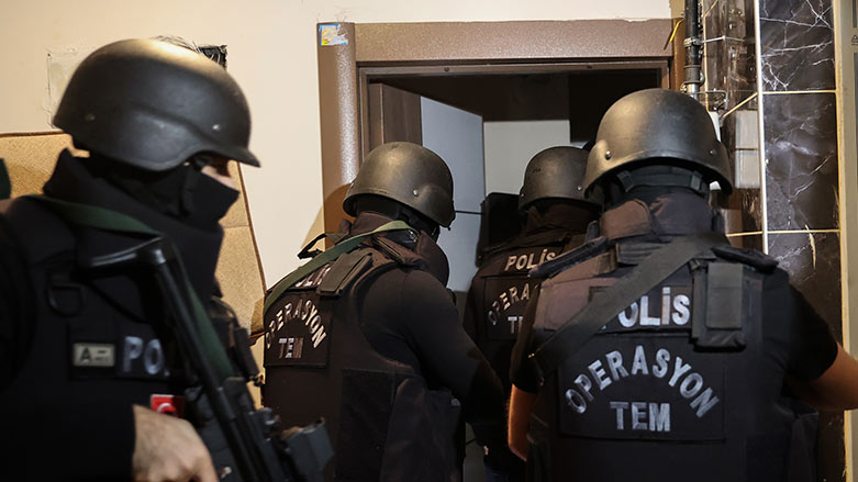 Li Tirkiye û Bakur 126 bergumanên DAIŞê hatin desteserkirin
