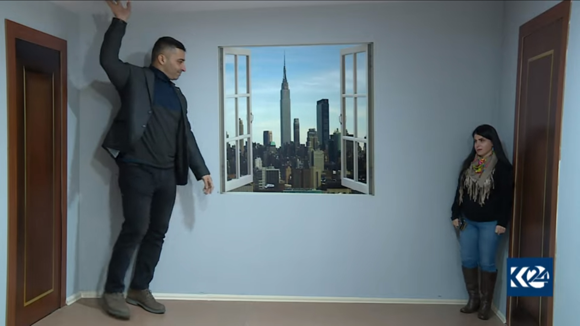 The picture shows a incline between the two figures while in the reality it is a flat ground. (Photo: Kurdistan 24)