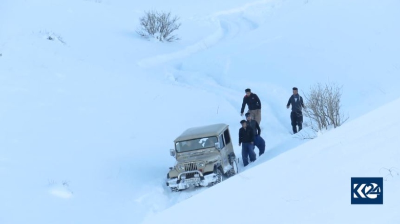 Doğu Kürdistan'da 100'ü aşkın köy yolu kar nedeniyle ulaşıma kapandı