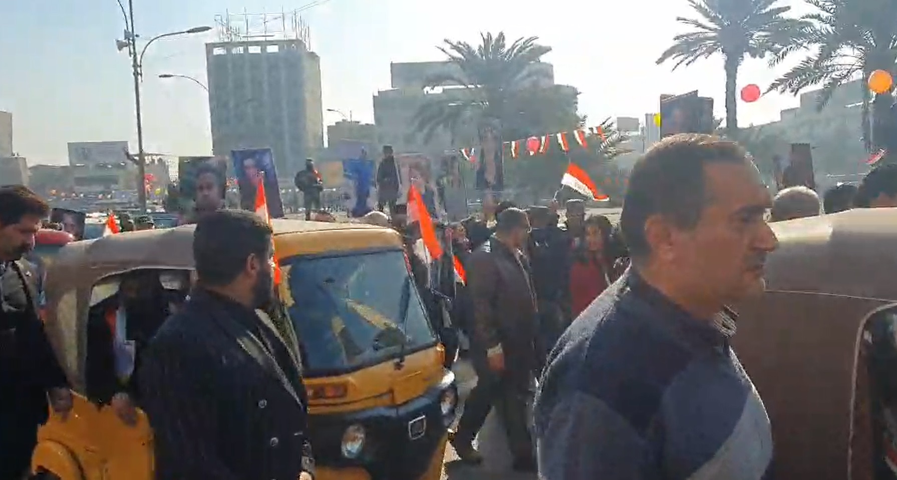 Imtidad (Extension) parliament members coming to the parliament building riding in auto rickshaws, locally known in Arabic as tuk-tuks, Jan. 9, 2022. (Photo: Kurdistan 24)