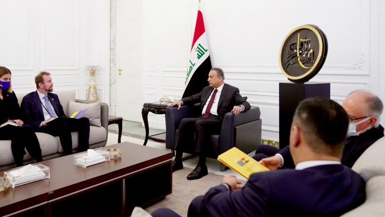 The EU ambassador presented the ‘good news’ to the Iraqi Prime Minister Mustafa al-Kadhimi (Photo: Ville Varjola/Twitter).