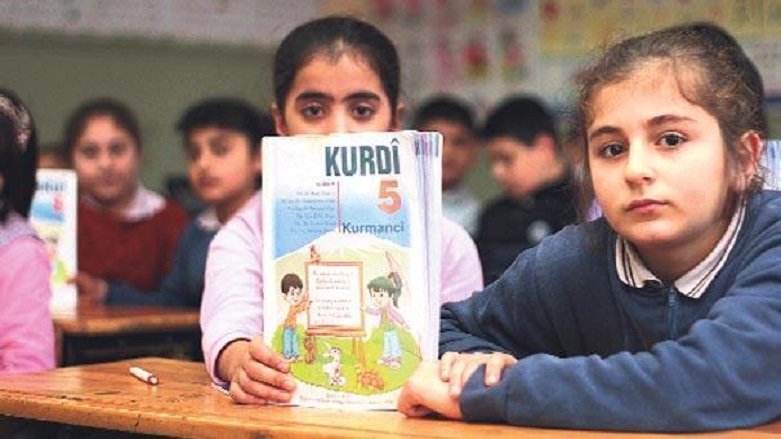 Dersa zimanê Kurdî, wêne: arşîv