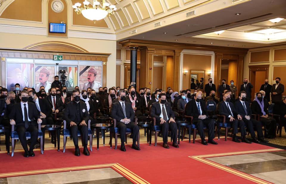 بە ئامادەبوونی مەسرور بارزانی، سەرۆکی حکومەتی هەرێمی کوردستان، لە فڕۆکەخانەی نێودەوڵەتیی هەولێر، پێشوازی لە تەرمی شێخ شامۆ کرا