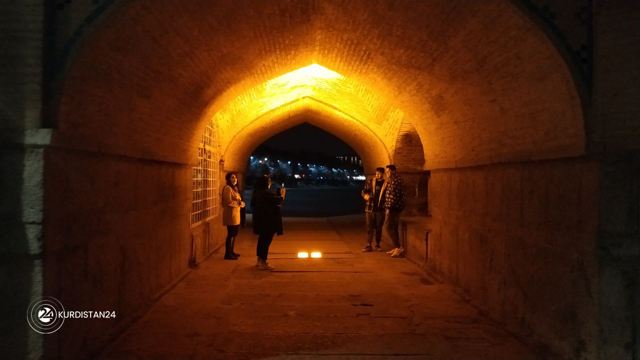 Pira Xaco li bajar&ecirc; Esfehan&ecirc; - W&ecirc;ne: Sara Cafer&icirc;