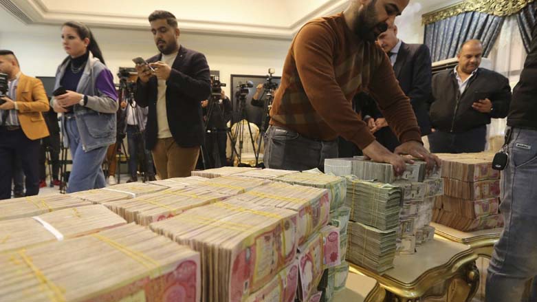 Journalists arrive for a press conference by the head of the Federal Authority of Integrity in Baghdad to announce the recovery of four billion Iraqi dinars ($2.6 million), Jan. 3, 2023. (Photo: Sabah Arar/AFP)