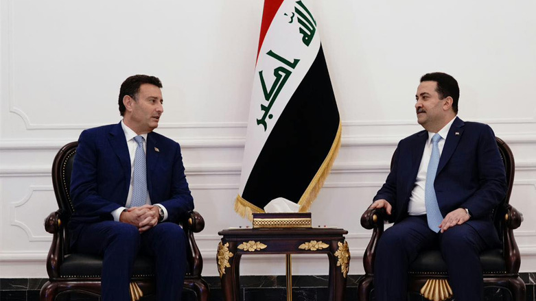 رئيس الوزراء العراقي محمد شياع السوداني مع رئيس مجلس النواب الأردني أحمد الصفدي