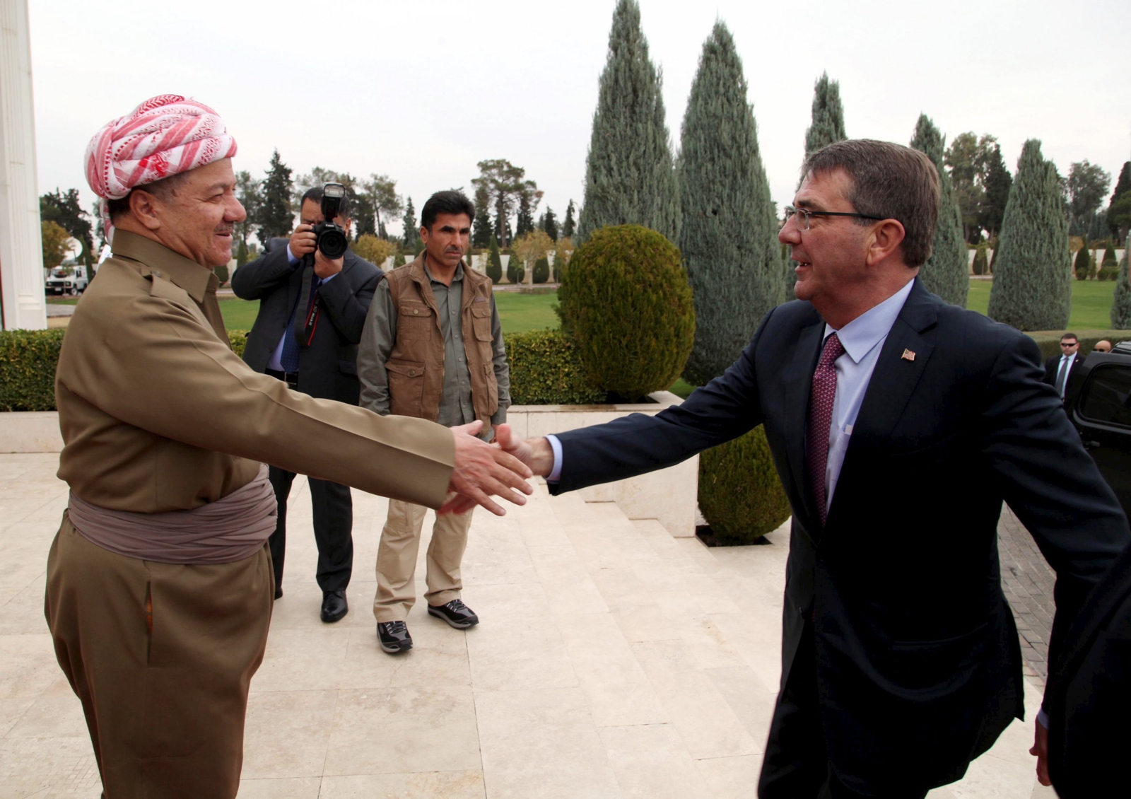 Former US Secertary of Defense Ashton Carter (right) shaking hands with former President of the Kurdistan Region, Masoud Barzani, in Erbil, Oct. 23, 2016. (Photo: Kurdistan Region Presidency)