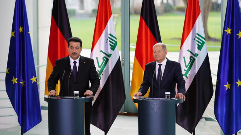 رئيس الوزراء العراقي مع المستشار الألماني خلال مؤتمر صحفي
