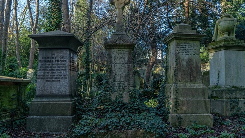 إصابة ثلاث نساء وطفلة في إطلاق نار قرب جنازة في لندن