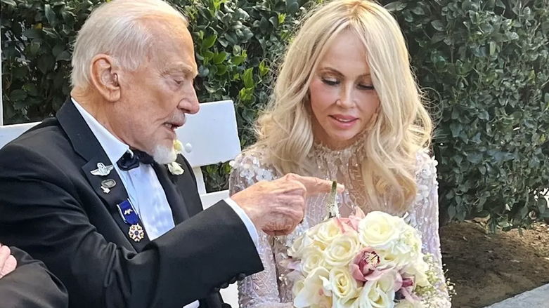 عمره 93 وعروسه 63.. ثاني رائد فضاء يسير على القمر يعقد قرانه