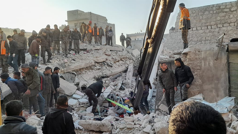 انهيار مبنى يودي بحياة 14 شخصا في حي الشيخ مقصود بمدينة حلب