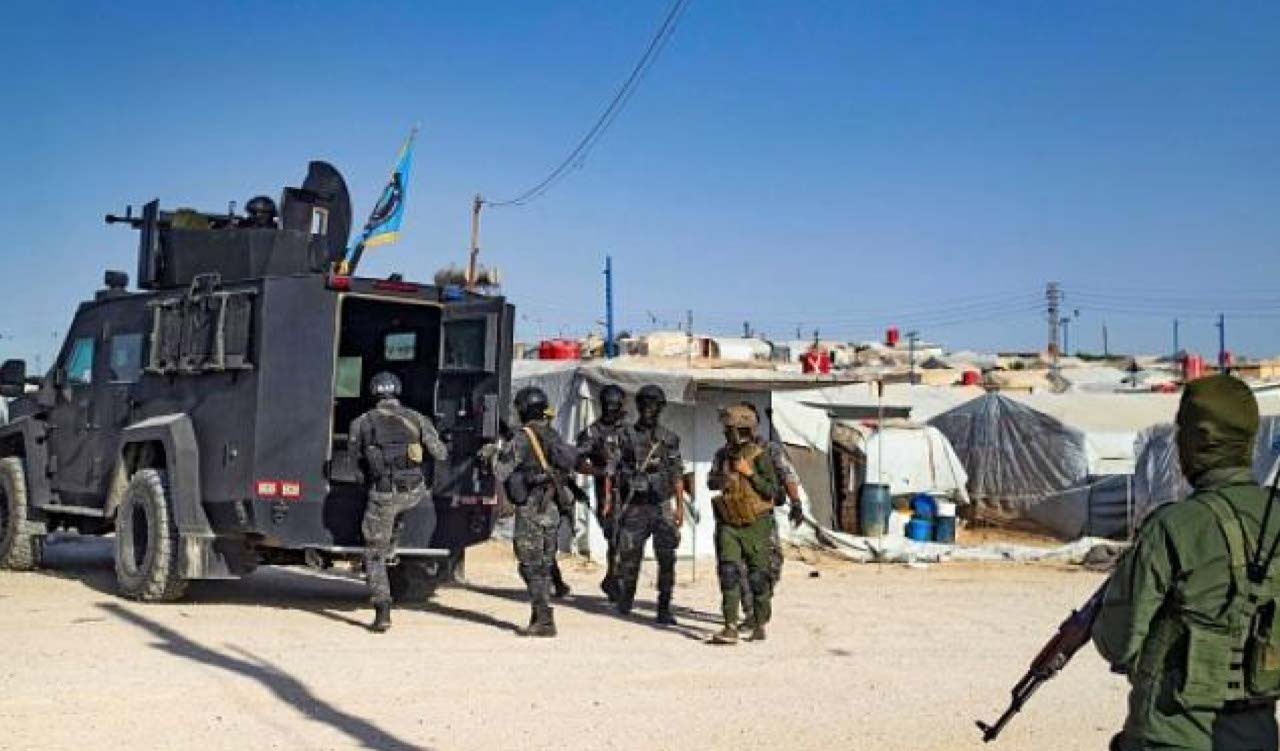 Asayish forces in al-Hol camp (Photo: SOHR)