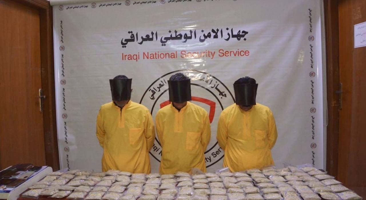 Iraqi security forces arrest three suspects and confiscate 100,000 Captagon pills in Anbar. (Photo: Security Media Cell)