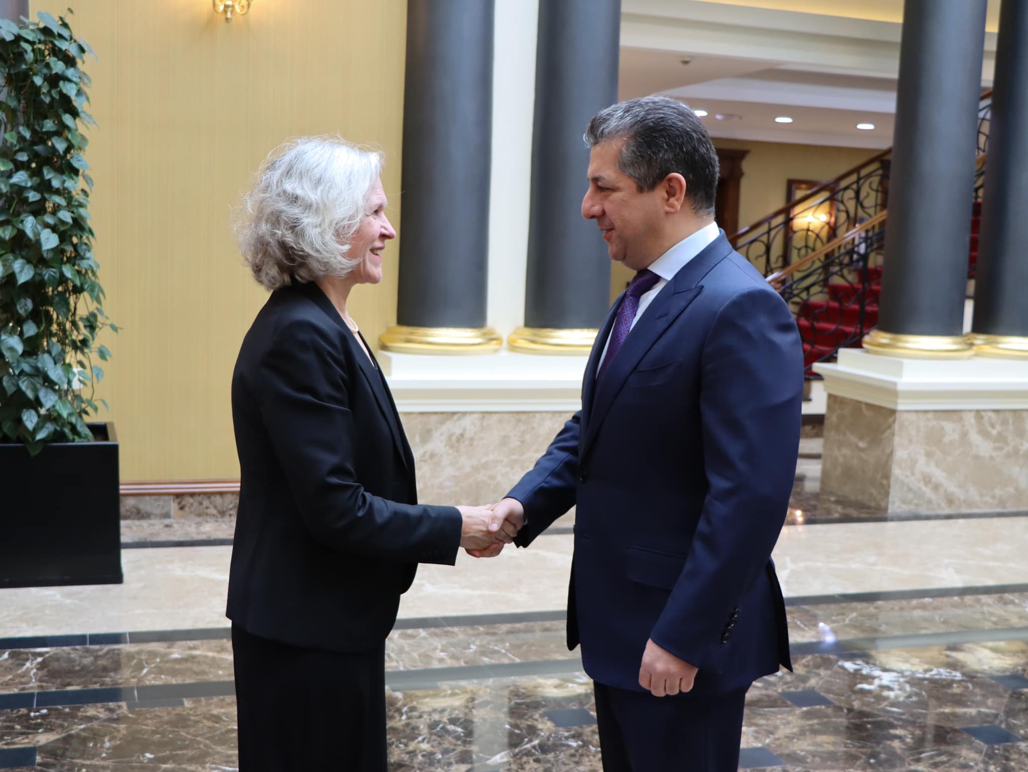 Kurdistan Region Prime Minister Masrour Barzani (right) shaking hands with Ambassador of Finland to Iraq Anu Saarela in Erbil, Jan. 14, 2024. (Photo: KRG)