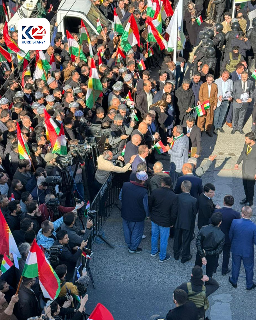 خۆپیشاندانی بەرفراوانی خەڵکی دهۆک لە دژی هێرشە مووشەکییەکەی سەر هەولێر (وێنە: مەسعود وەرمێلی - کوردستان24)